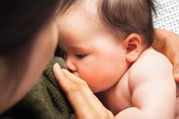 ما هي فوائد الرضاعة الطبيعية
