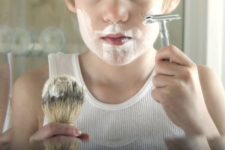 نمو اللحية في سن مبكر